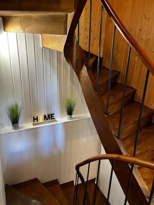 Gite A La Ferme Au Coeur De L'Auvergne Saint-Hippolyte  외부 사진